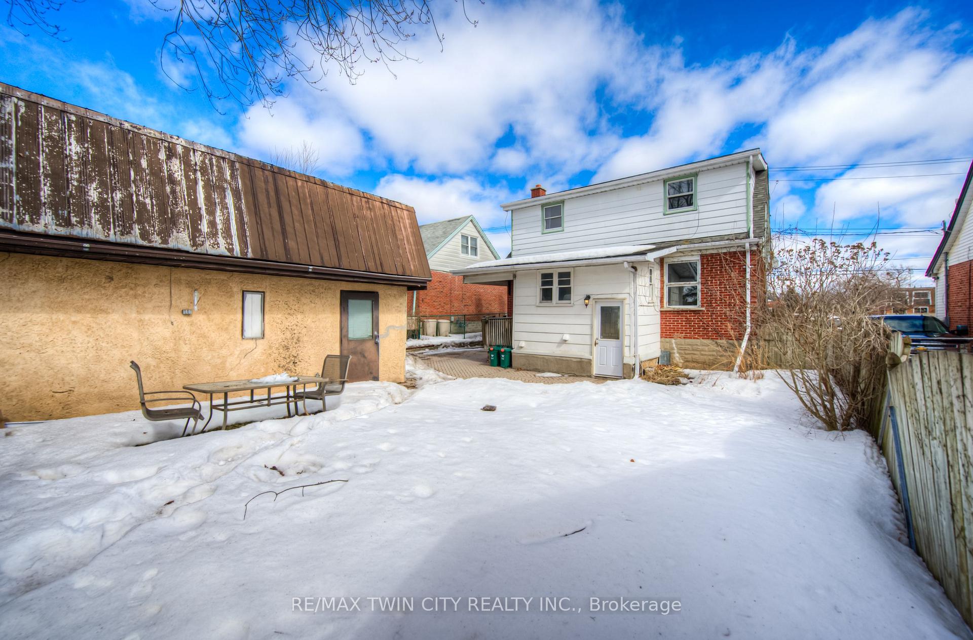 Photo 35 of 301 Highland Road E, Kitchener — HOMEH