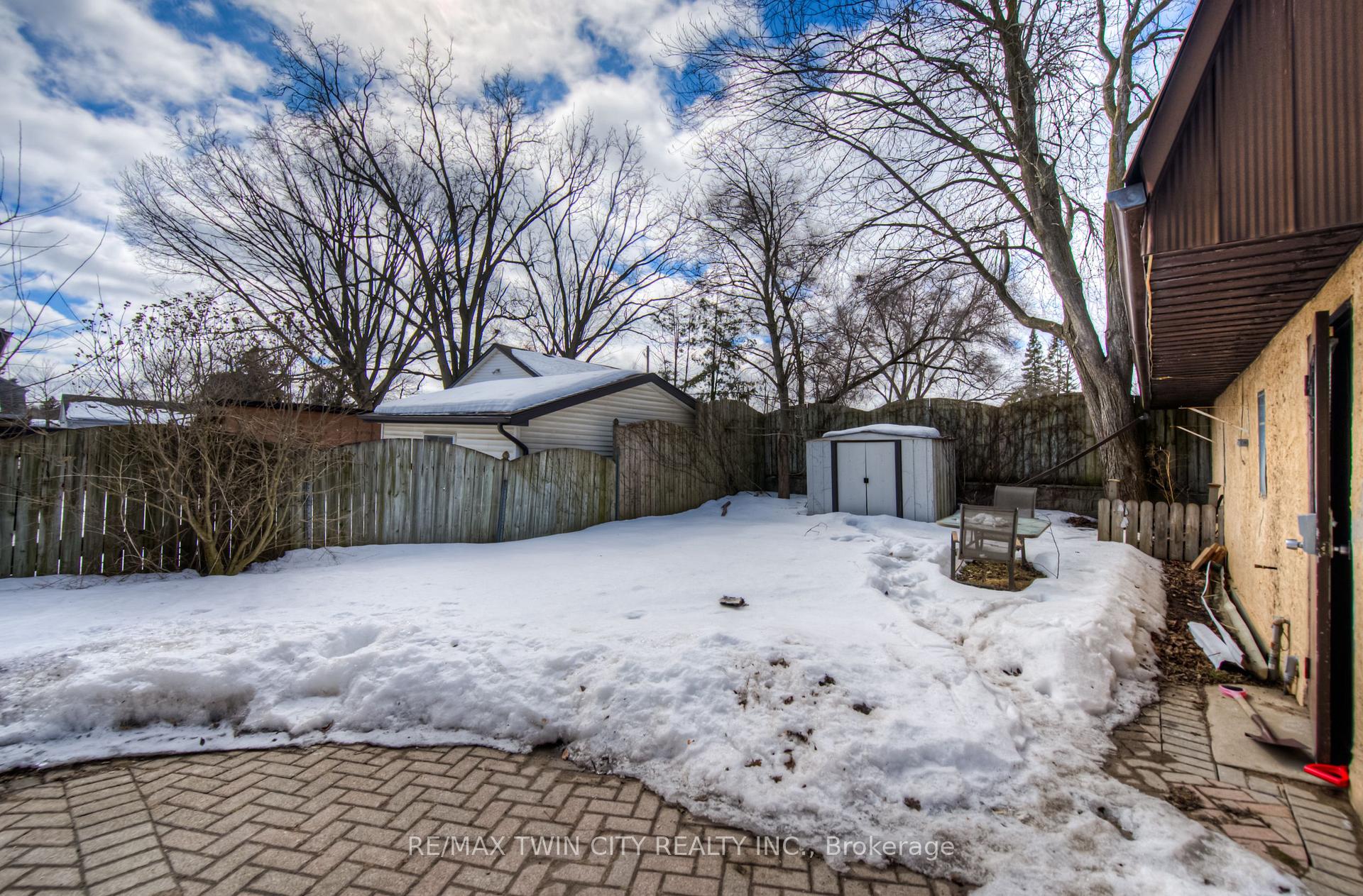 Photo 36 of 301 Highland Road E, Kitchener — HOMEH
