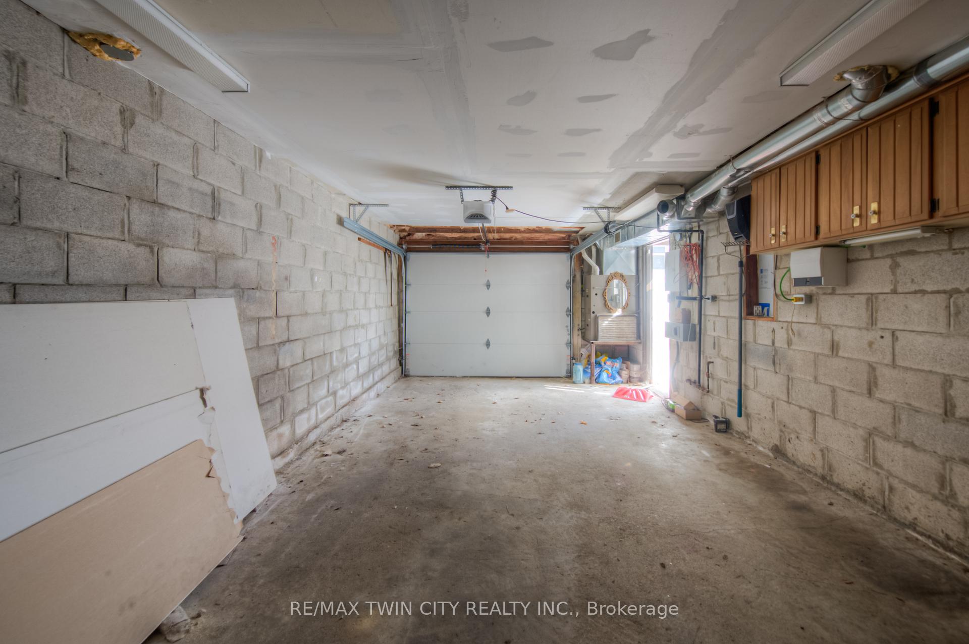Photo 37 of 301 Highland Road E, Kitchener — HOMEH
