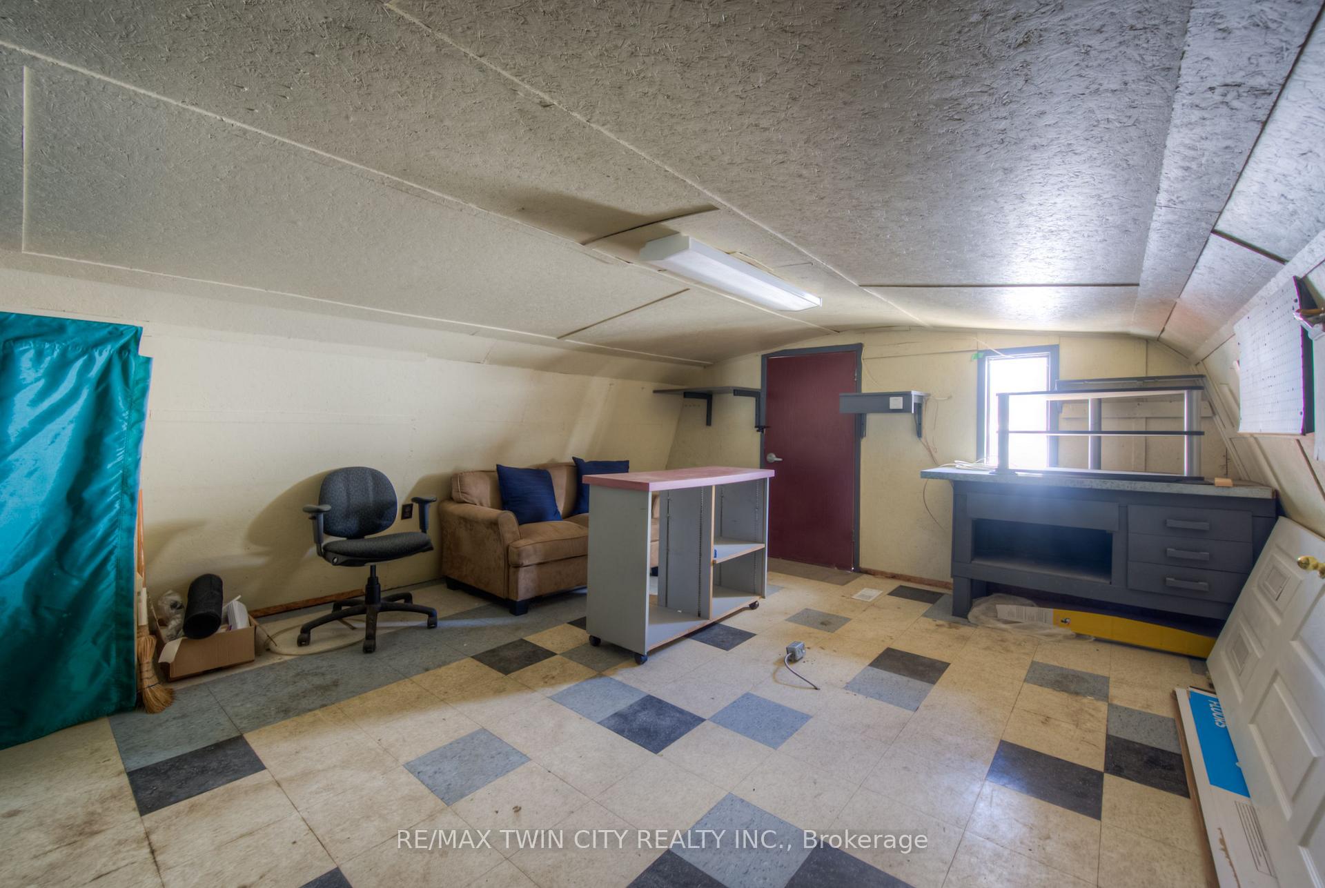 Photo 38 of 301 Highland Road E, Kitchener — HOMEH