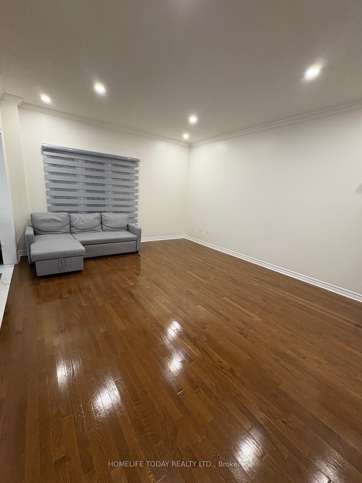 Photo 4 of 39 Park Place Drive, Markham, Greensborough — HOMEH