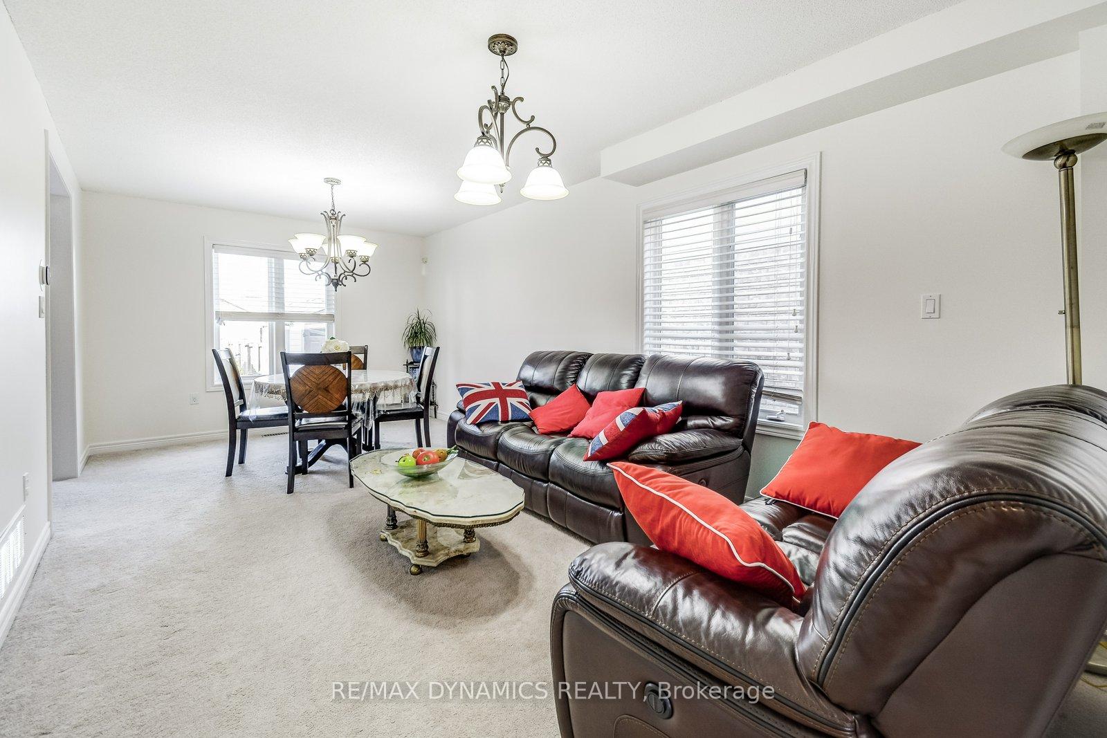 Photo 8 of 125 Assisi Street, Hamilton, Broughton — HOMEH
