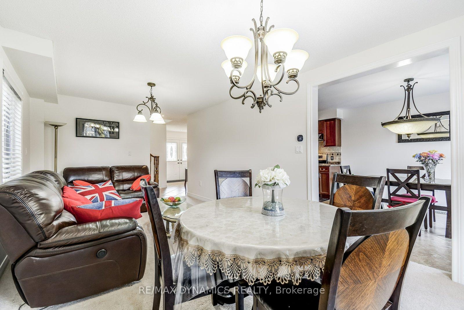Photo 10 of 125 Assisi Street, Hamilton, Broughton — HOMEH