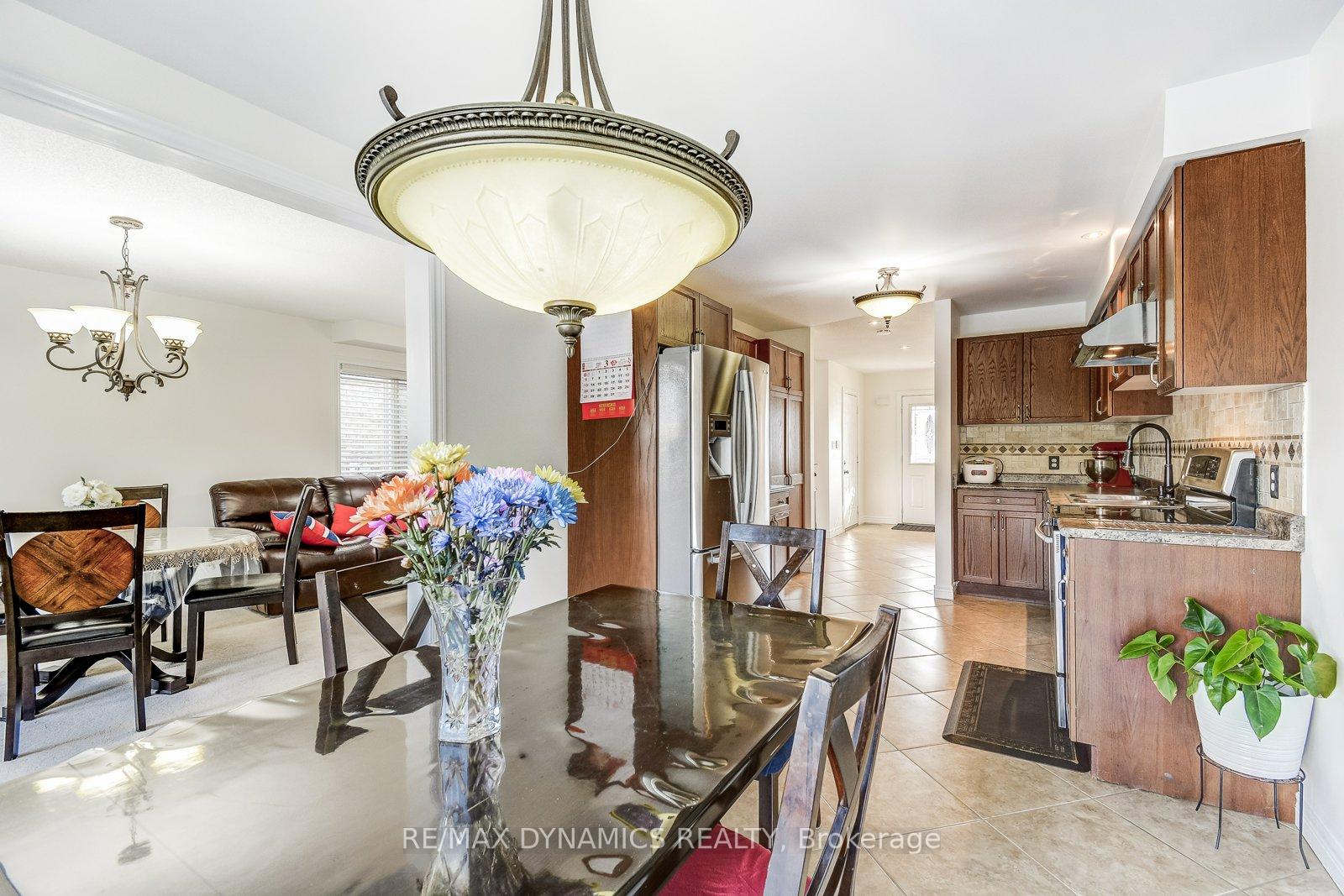 Photo 12 of 125 Assisi Street, Hamilton, Broughton — HOMEH