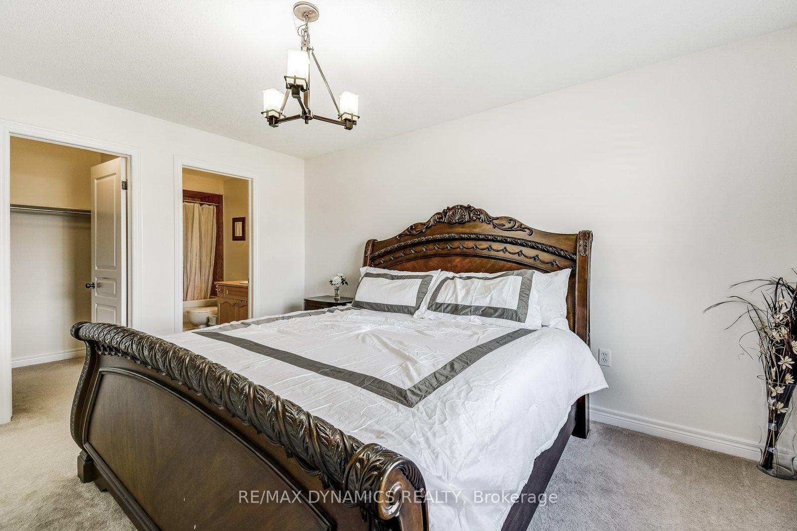 Photo 34 of 125 Assisi Street, Hamilton, Broughton — HOMEH