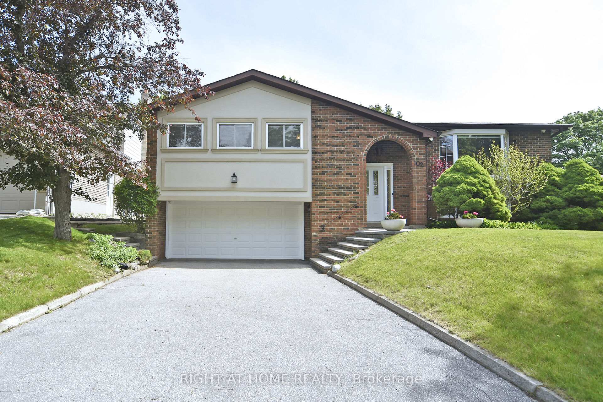 Photo 1 of 102 Romfield Circuit, Markham, Royal Orchard — HOMEH