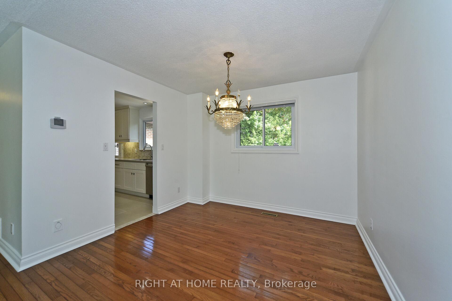 Photo 6 of 102 Romfield Circuit, Markham, Royal Orchard — HOMEH