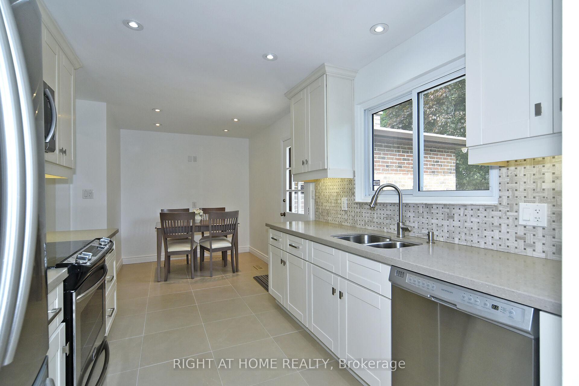 Photo 7 of 102 Romfield Circuit, Markham, Royal Orchard — HOMEH