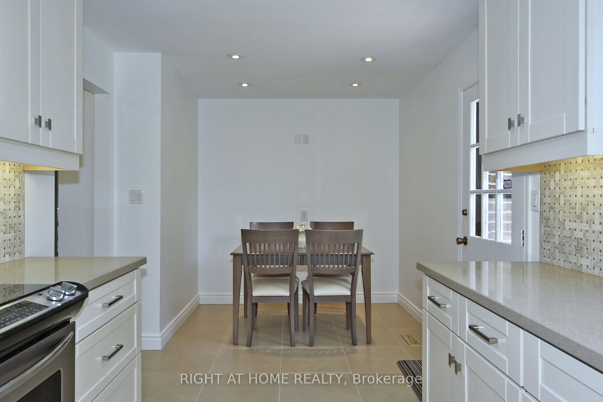 Photo 8 of 102 Romfield Circuit, Markham, Royal Orchard — HOMEH