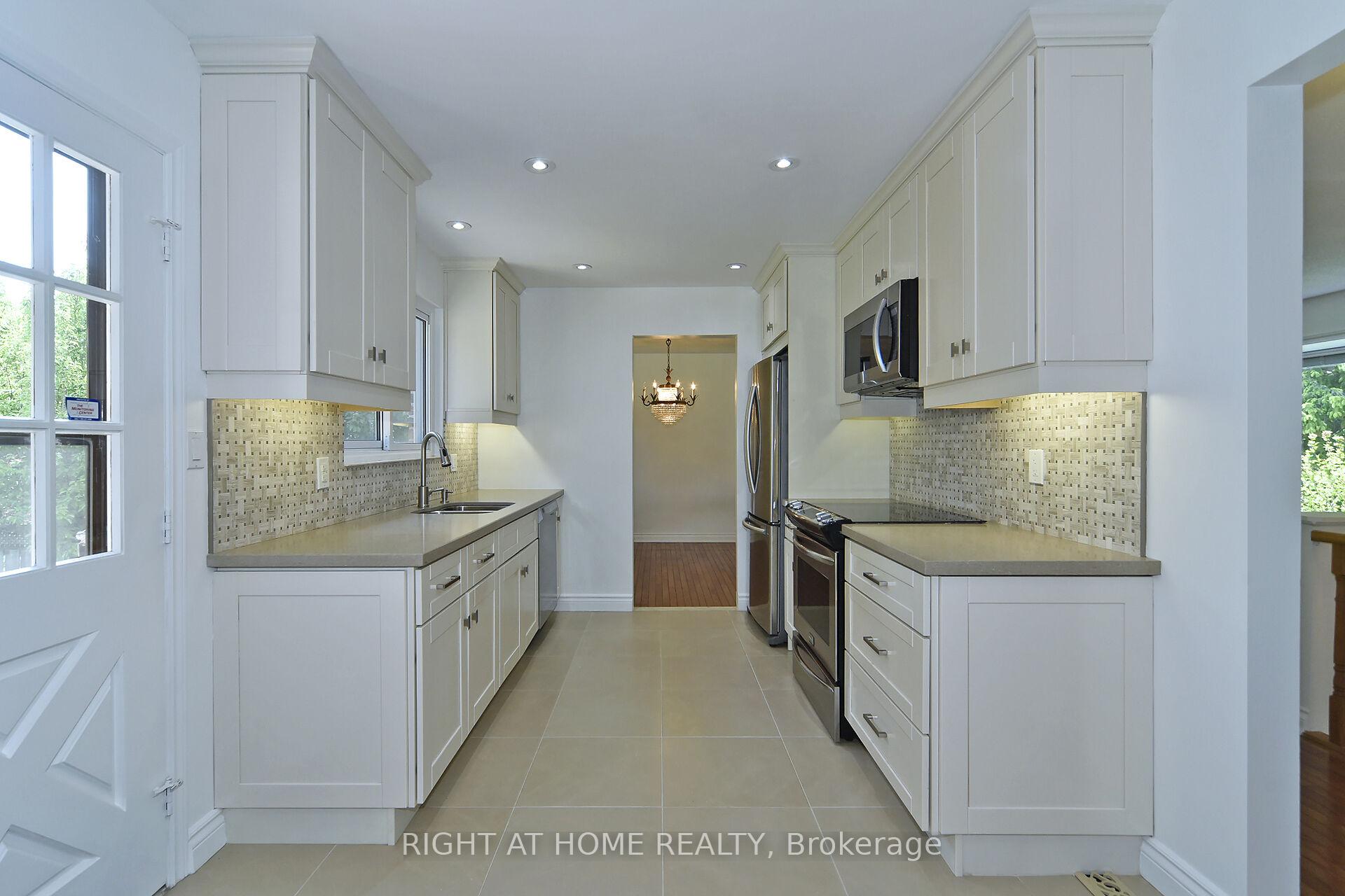 Photo 9 of 102 Romfield Circuit, Markham, Royal Orchard — HOMEH