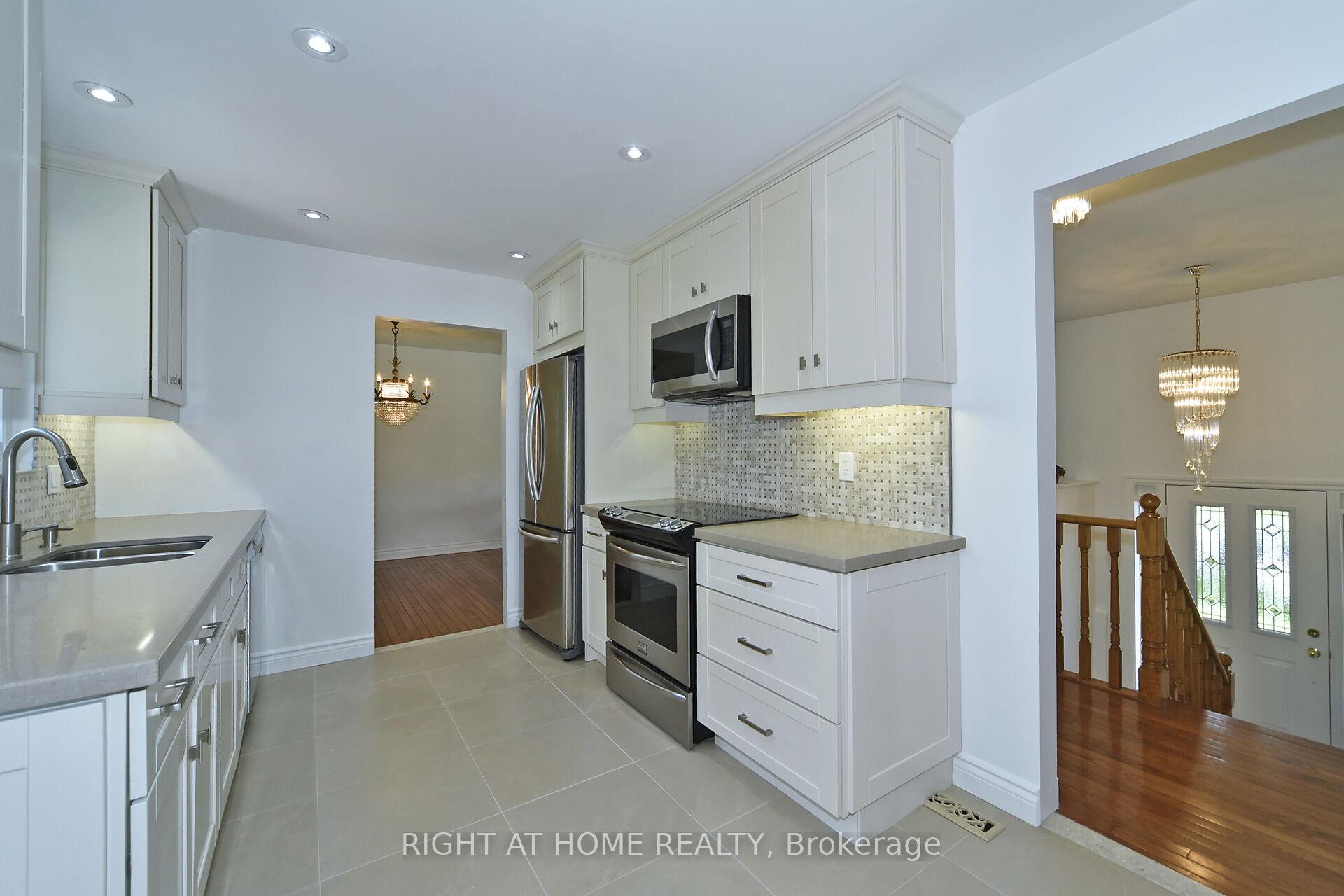 Photo 10 of 102 Romfield Circuit, Markham, Royal Orchard — HOMEH