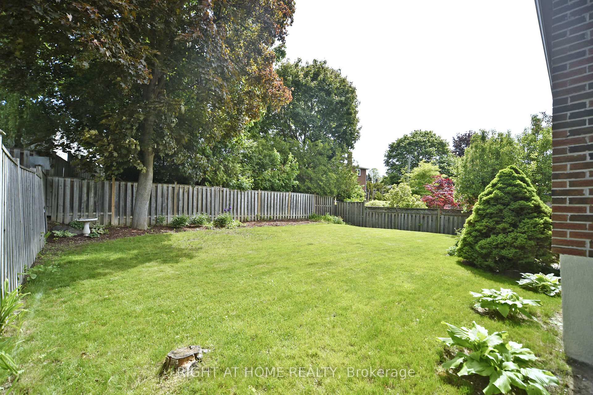 Photo 22 of 102 Romfield Circuit, Markham, Royal Orchard — HOMEH