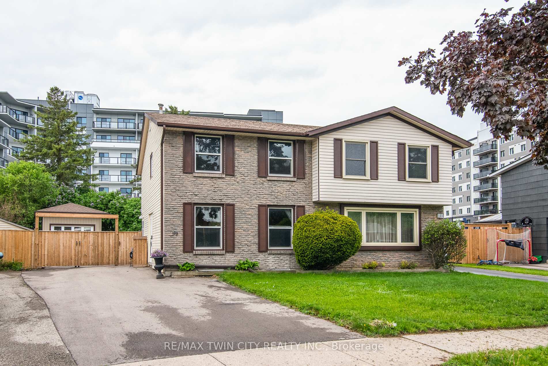Photo 1 of 109 Selkirk Drive, Kitchener — HOMEH