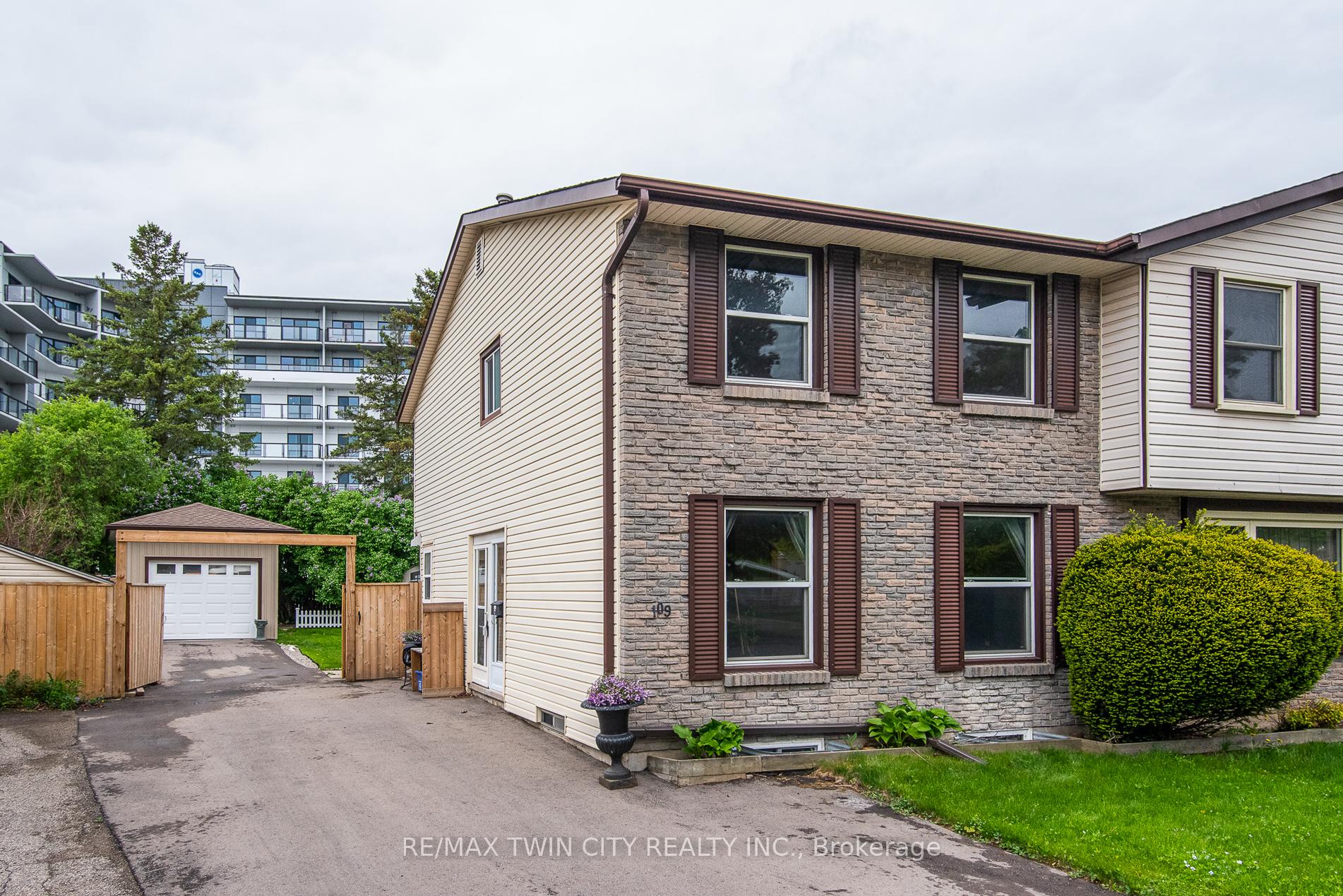 Photo 2 of 109 Selkirk Drive, Kitchener — HOMEH