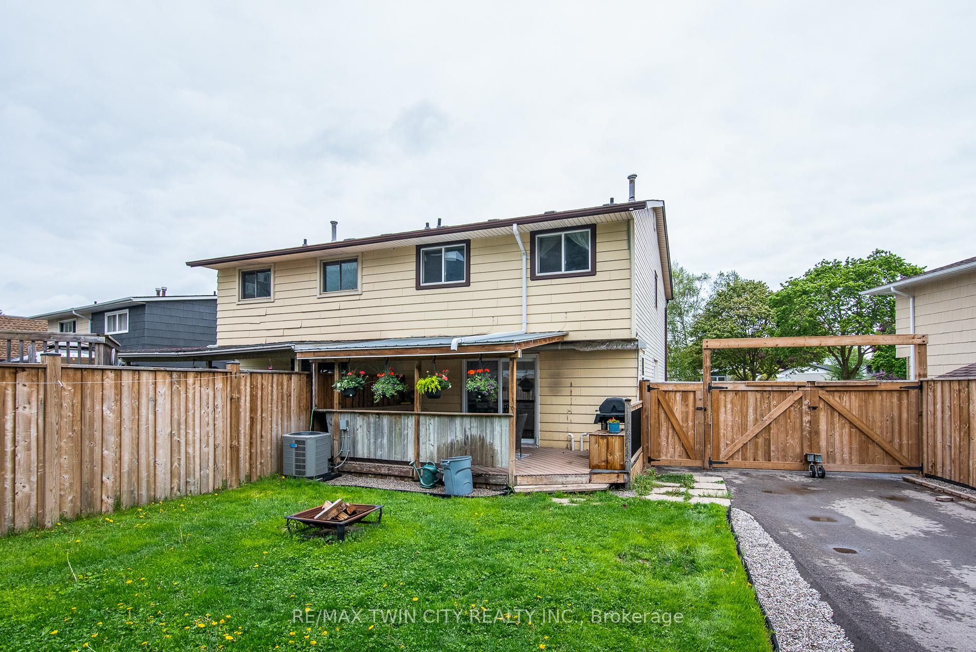 Photo 12 of 109 Selkirk Drive, Kitchener — HOMEH