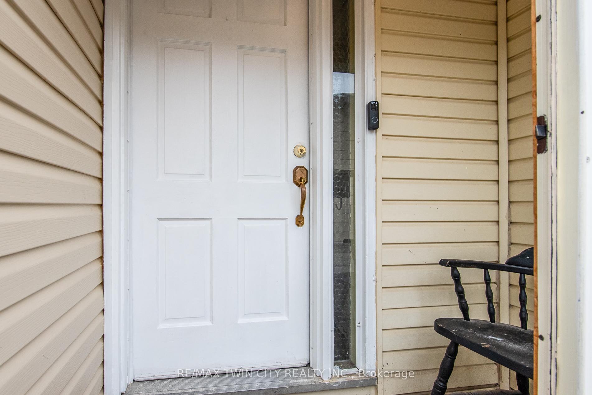 Photo 14 of 109 Selkirk Drive, Kitchener — HOMEH