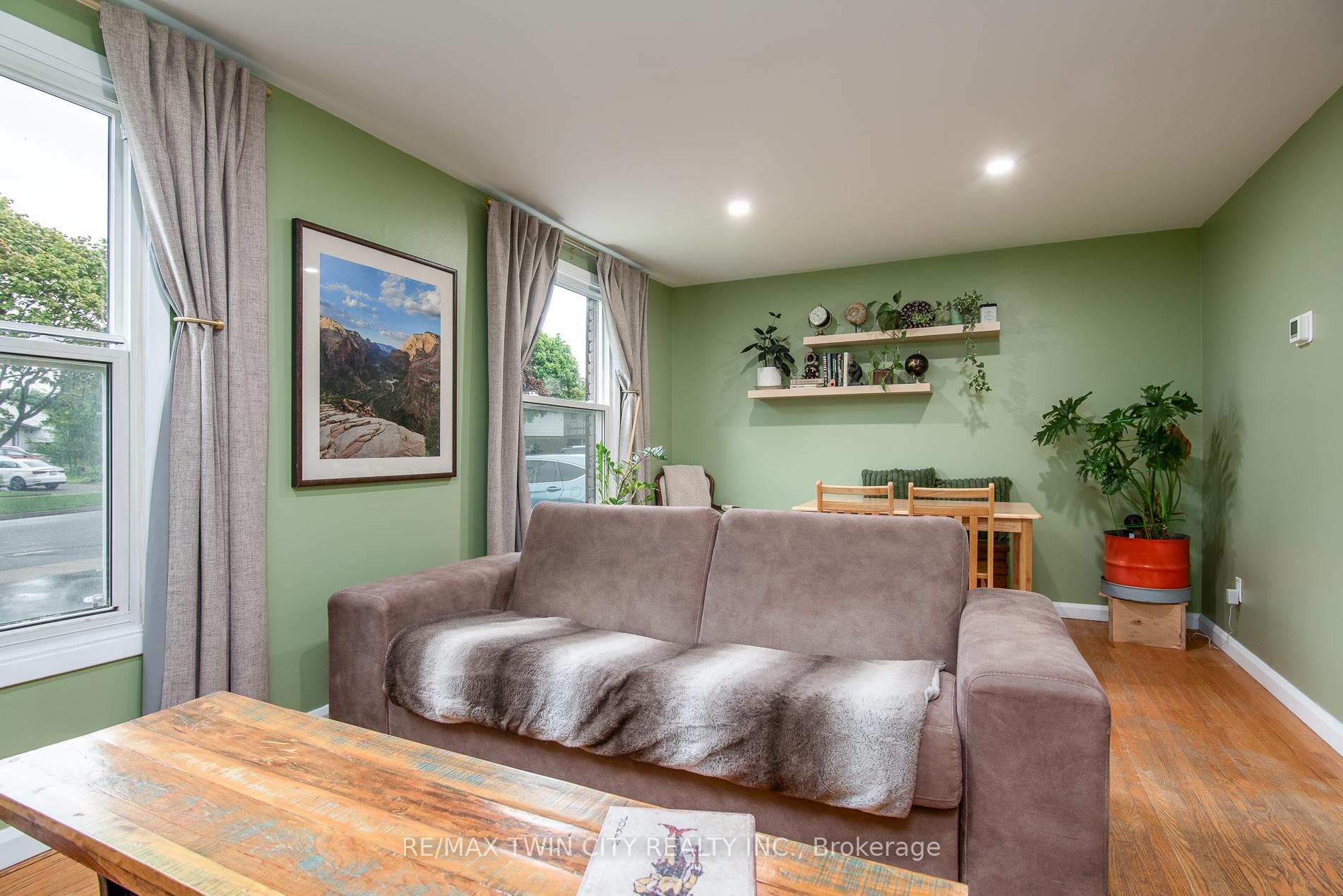 Photo 20 of 109 Selkirk Drive, Kitchener — HOMEH