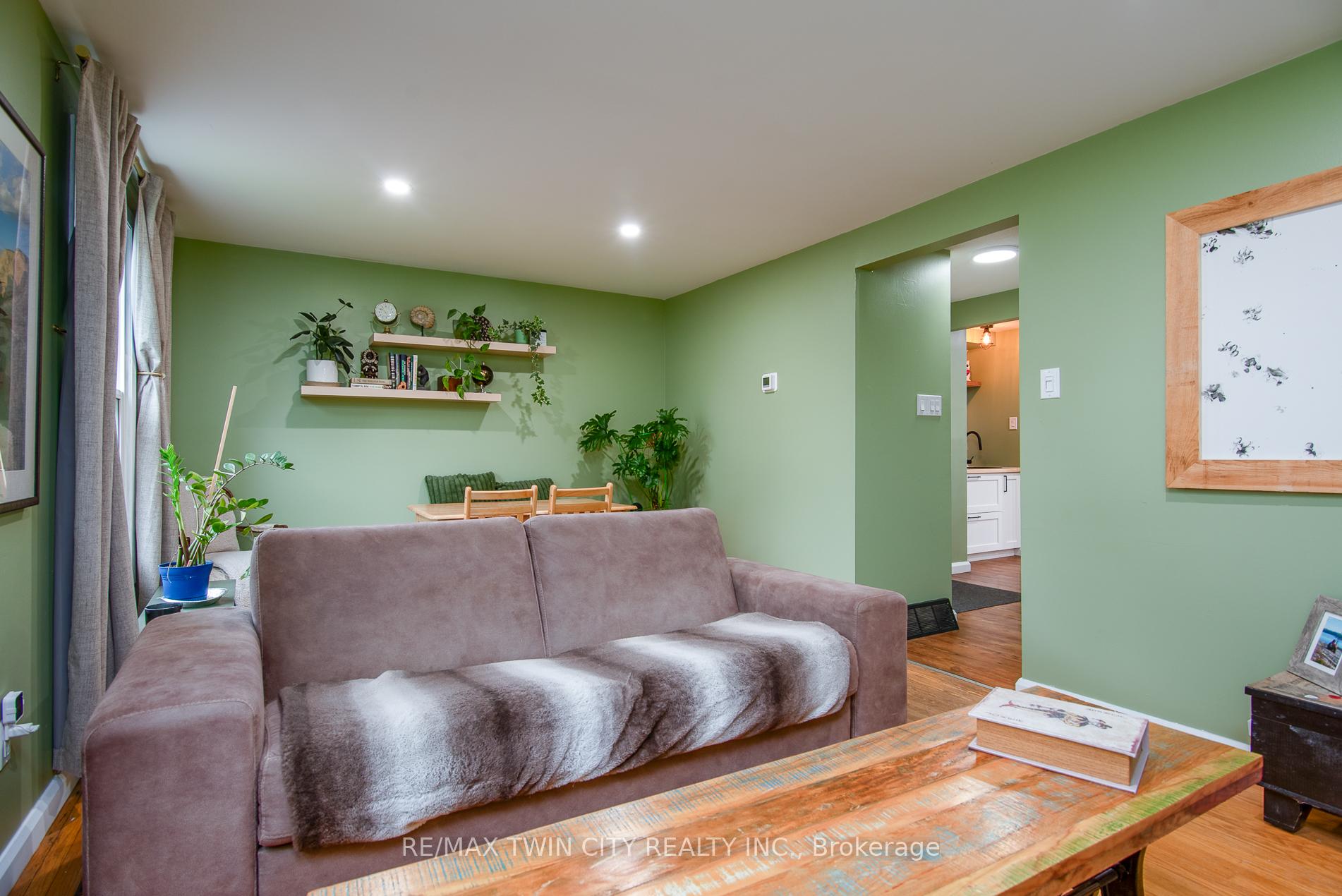 Photo 21 of 109 Selkirk Drive, Kitchener — HOMEH