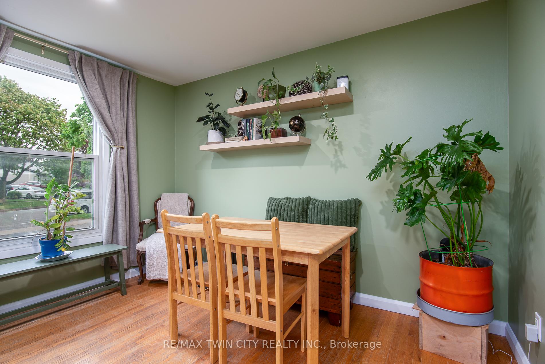 Photo 22 of 109 Selkirk Drive, Kitchener — HOMEH