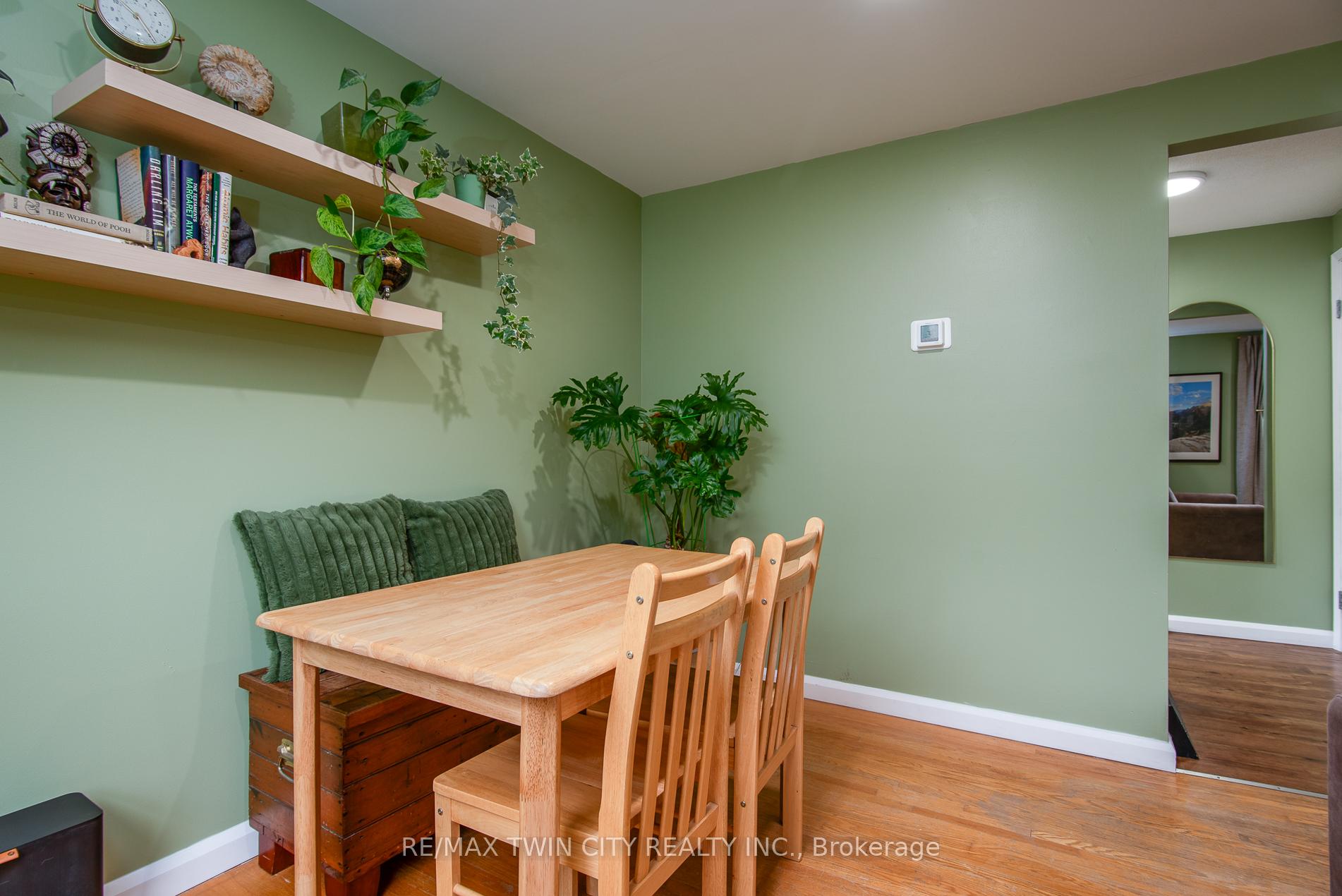 Photo 23 of 109 Selkirk Drive, Kitchener — HOMEH