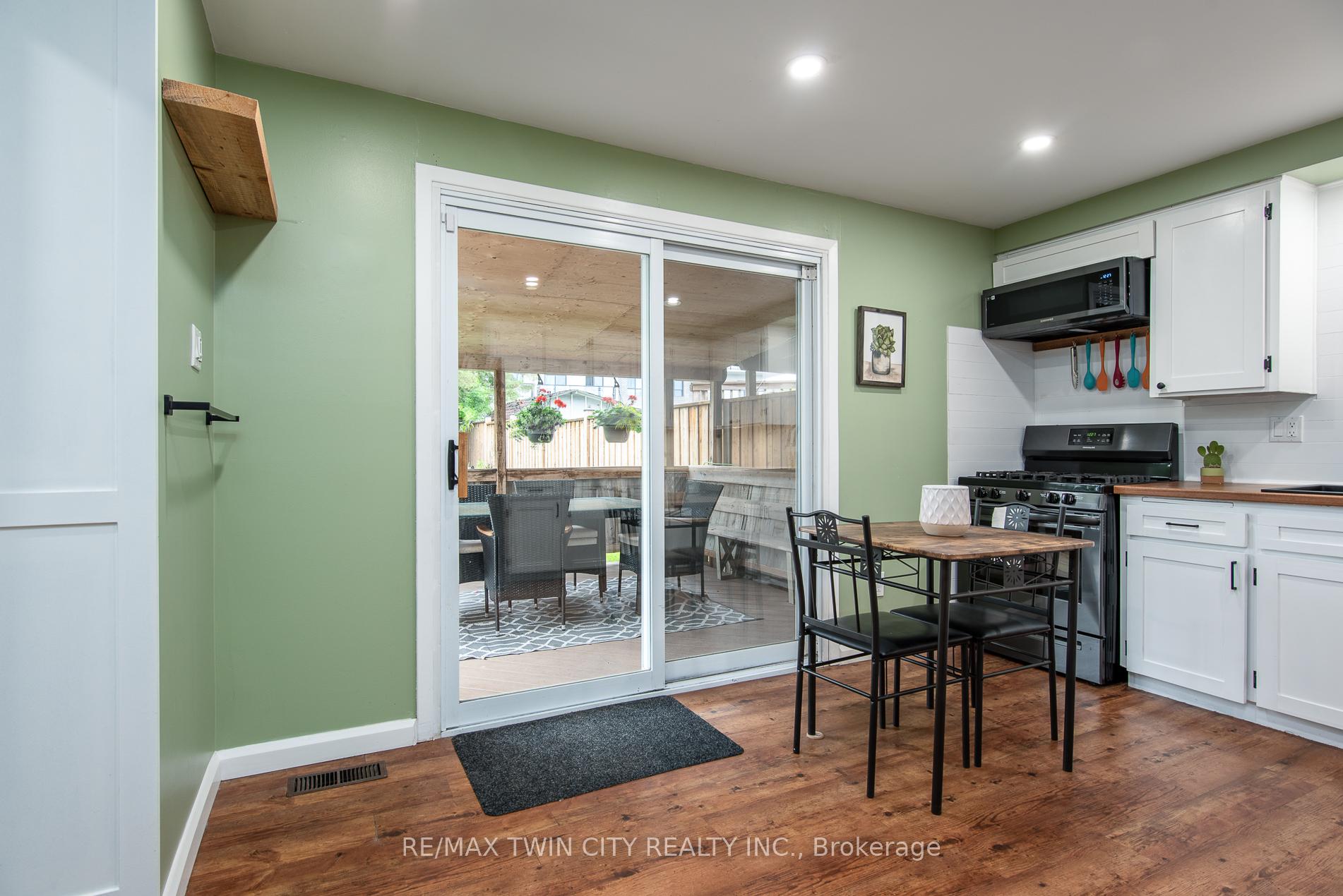 Photo 24 of 109 Selkirk Drive, Kitchener — HOMEH