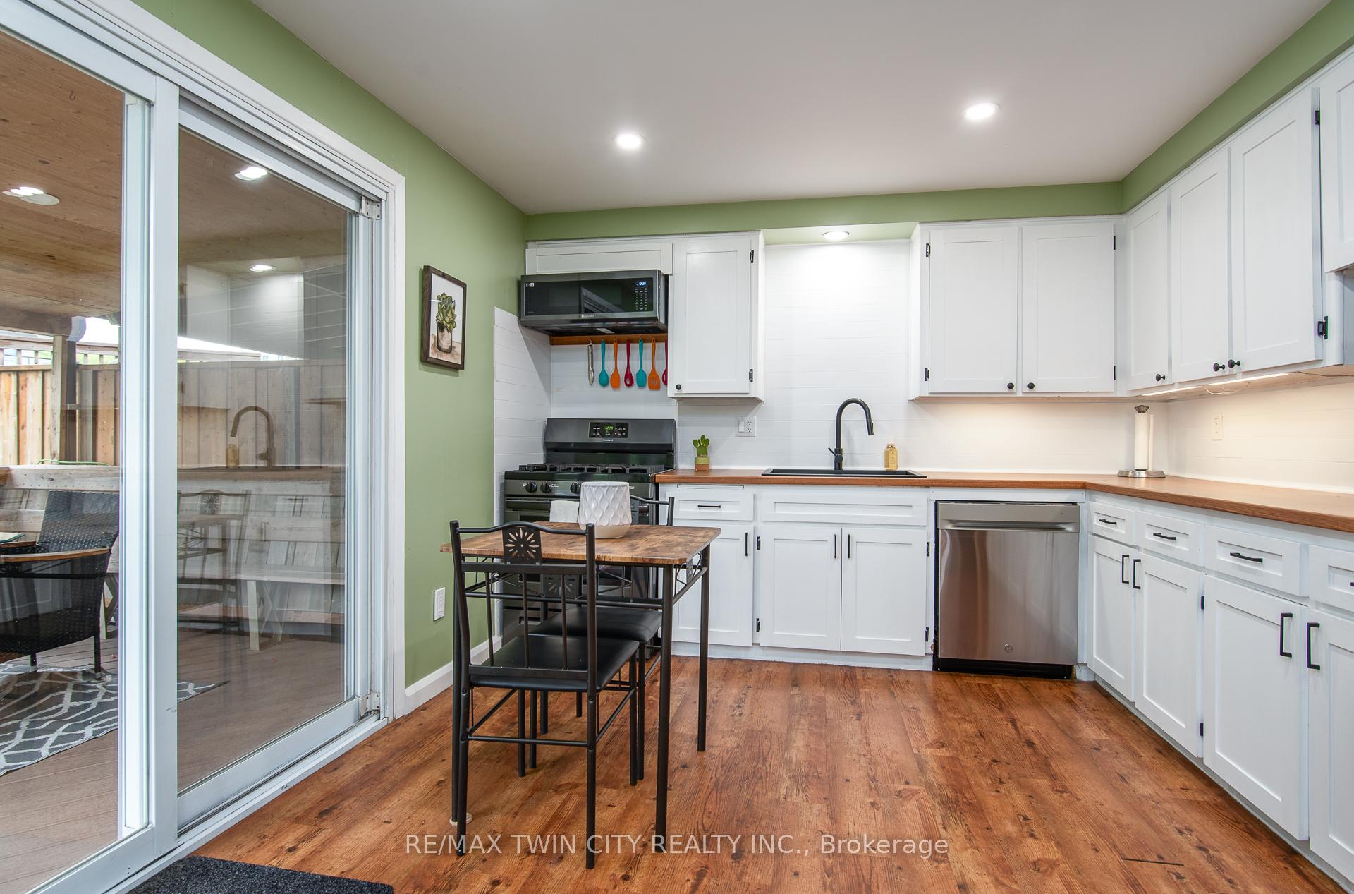 Photo 25 of 109 Selkirk Drive, Kitchener — HOMEH