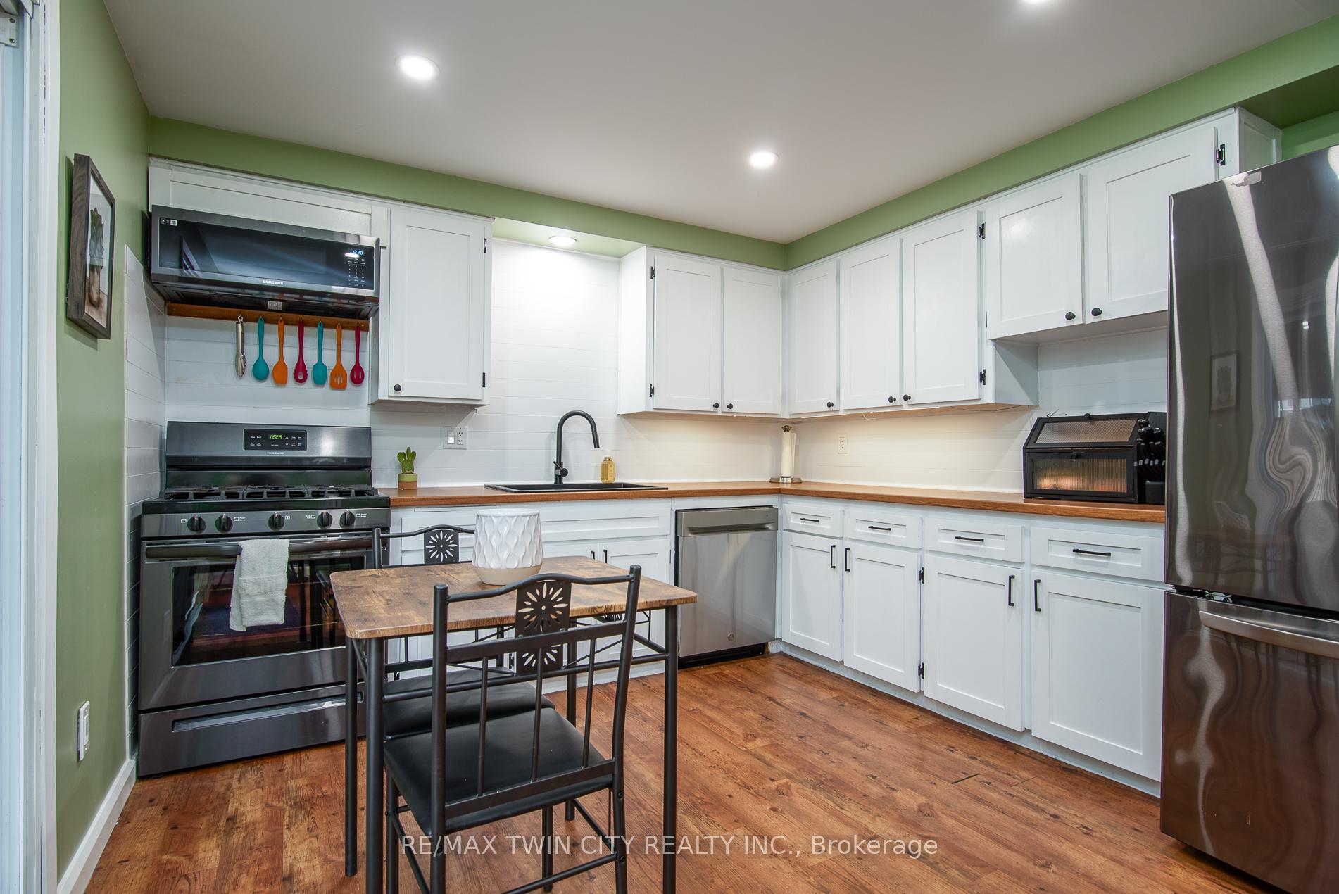 Photo 26 of 109 Selkirk Drive, Kitchener — HOMEH