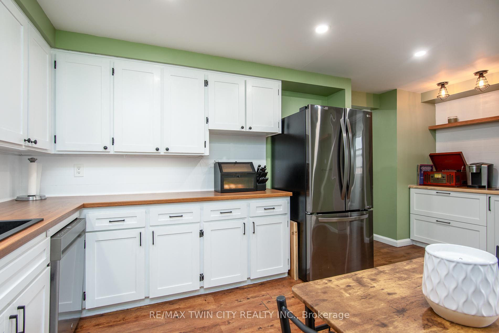Photo 28 of 109 Selkirk Drive, Kitchener — HOMEH