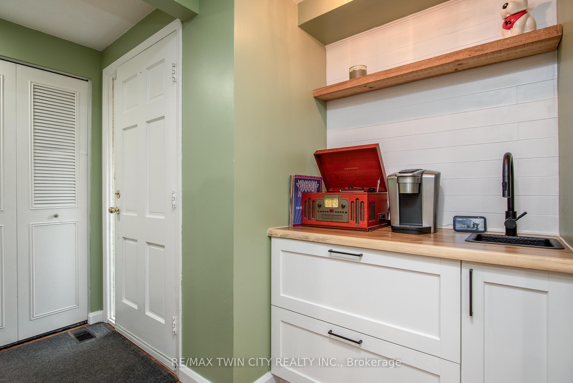 Photo 30 of 109 Selkirk Drive, Kitchener — HOMEH