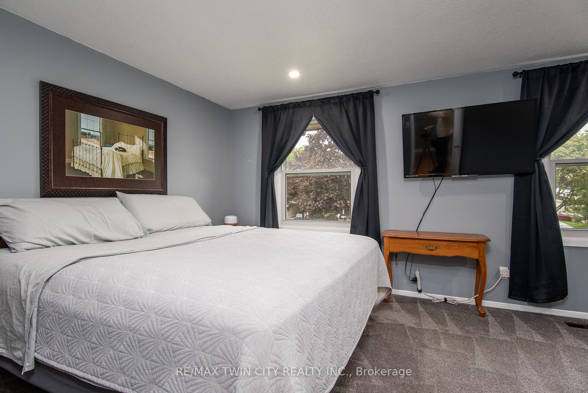 Photo 34 of 109 Selkirk Drive, Kitchener — HOMEH