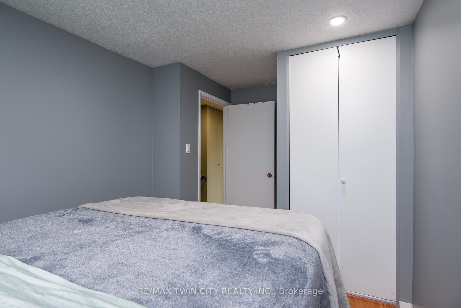 Photo 39 of 109 Selkirk Drive, Kitchener — HOMEH
