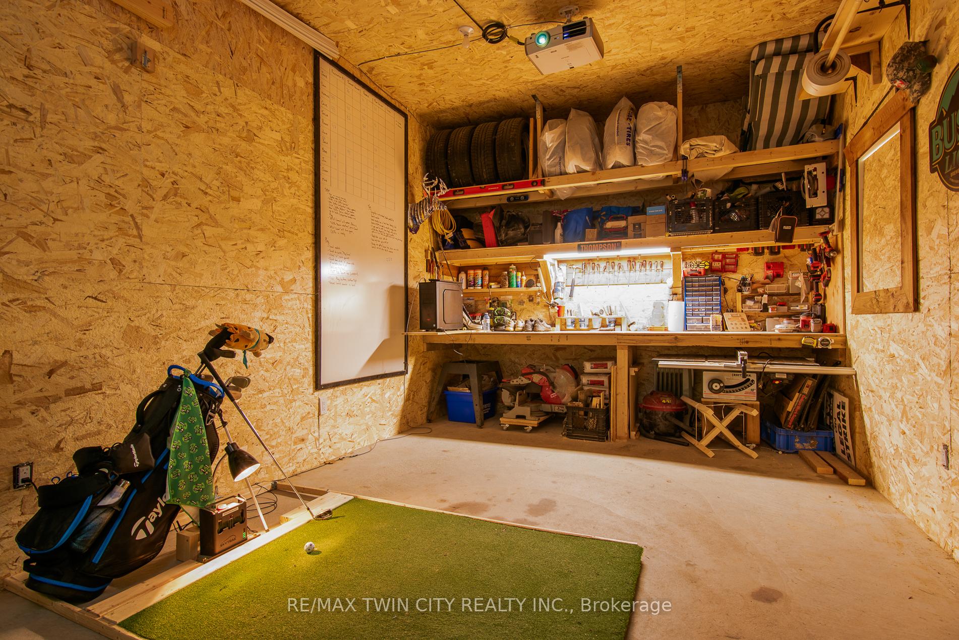 Photo 46 of 109 Selkirk Drive, Kitchener — HOMEH