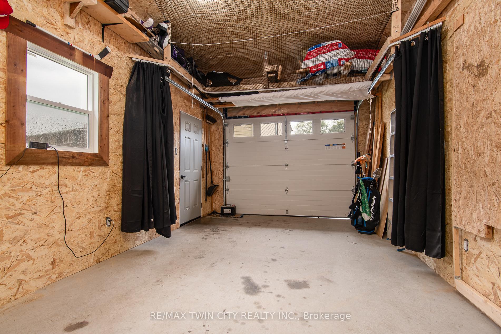 Photo 48 of 109 Selkirk Drive, Kitchener — HOMEH