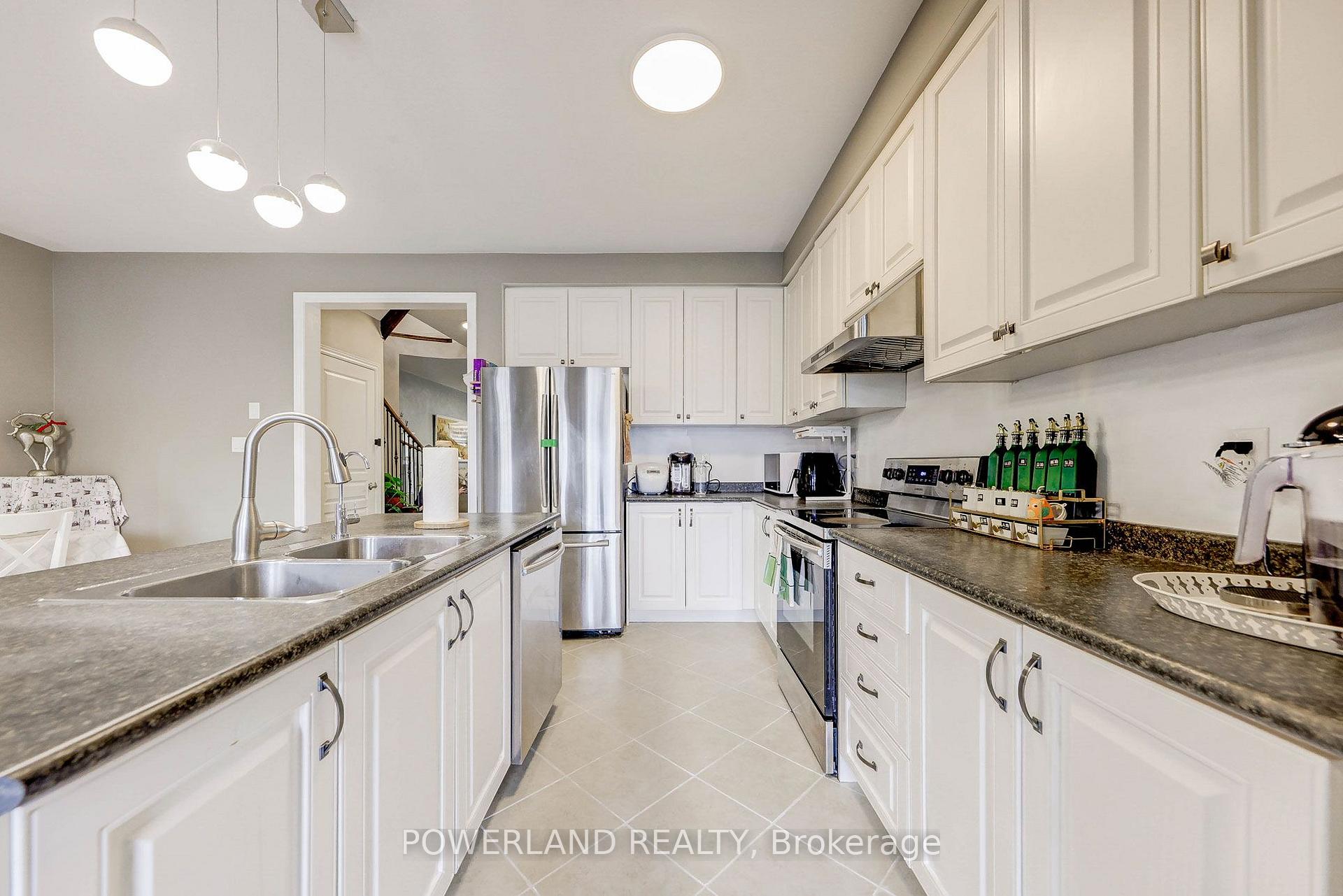 Photo 5 of 23 Cherna Avenue S, Markham, Berczy — HOMEH