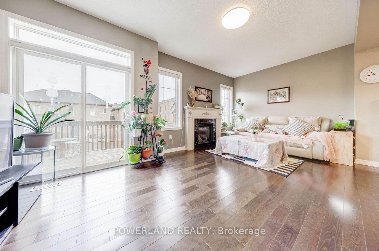 Photo 9 of 23 Cherna Avenue S, Markham, Berczy — HOMEH