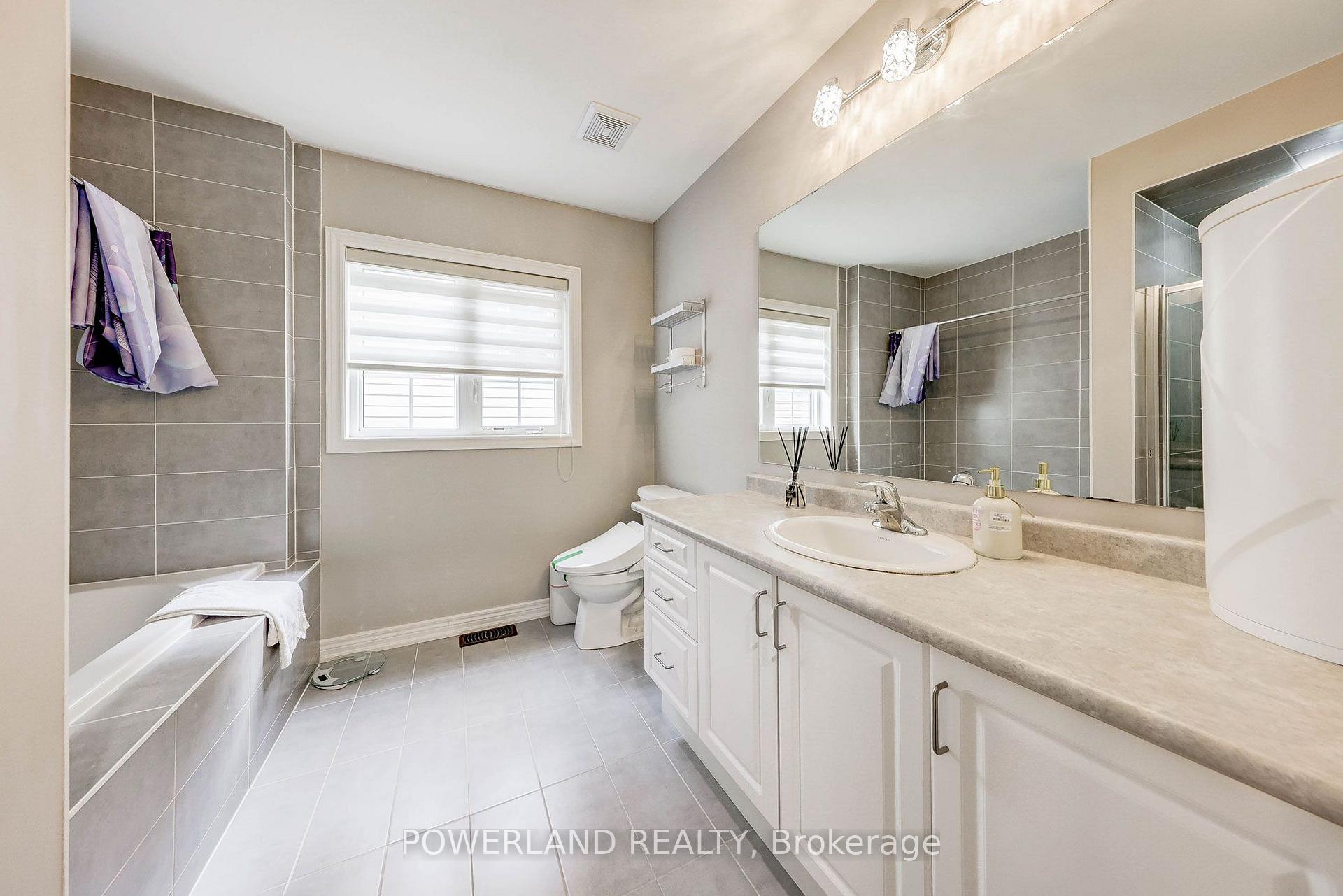 Photo 12 of 23 Cherna Avenue S, Markham, Berczy — HOMEH