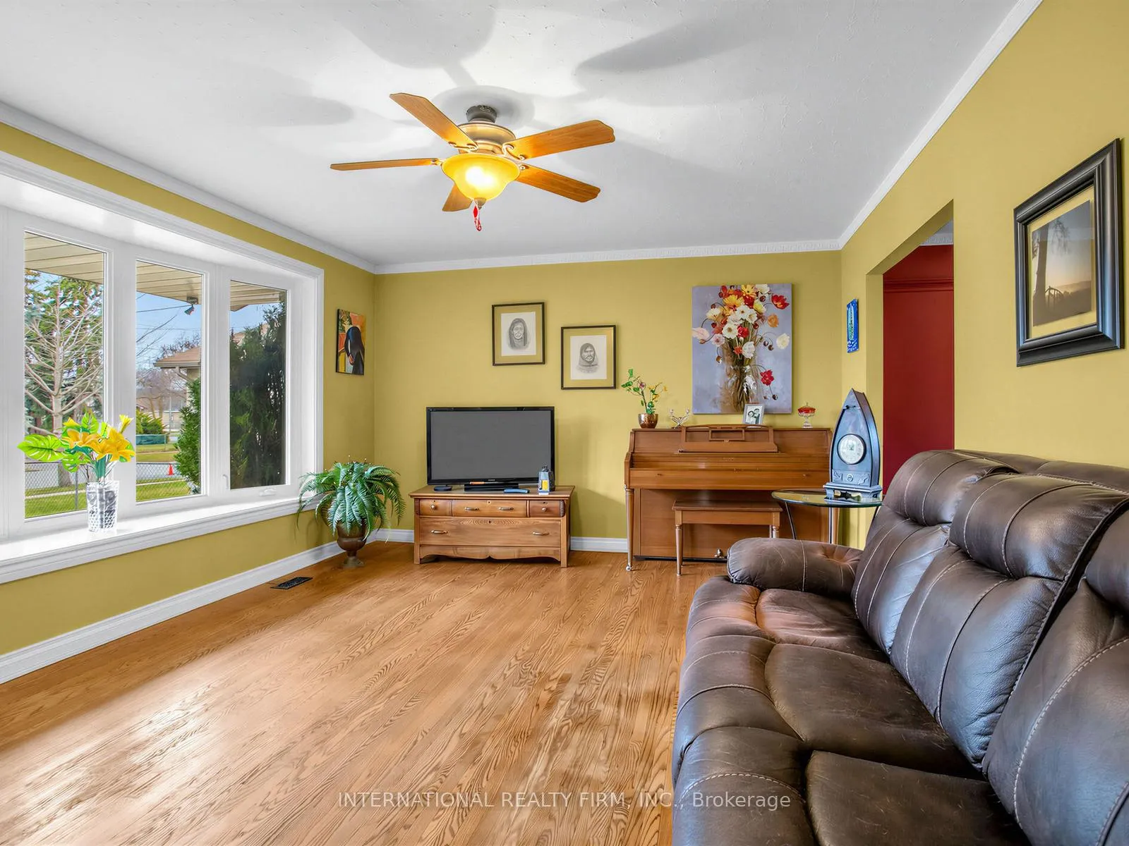 Photo 5 of 5 Castlebar Road, Etobicoke, Stonegate-Queensway — HOMEH