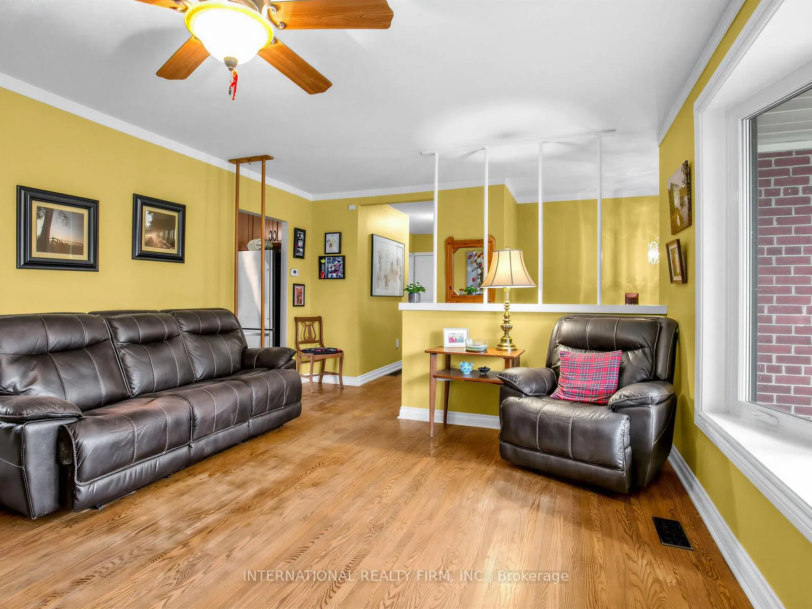 Photo 7 of 5 Castlebar Road, Etobicoke, Stonegate-Queensway — HOMEH