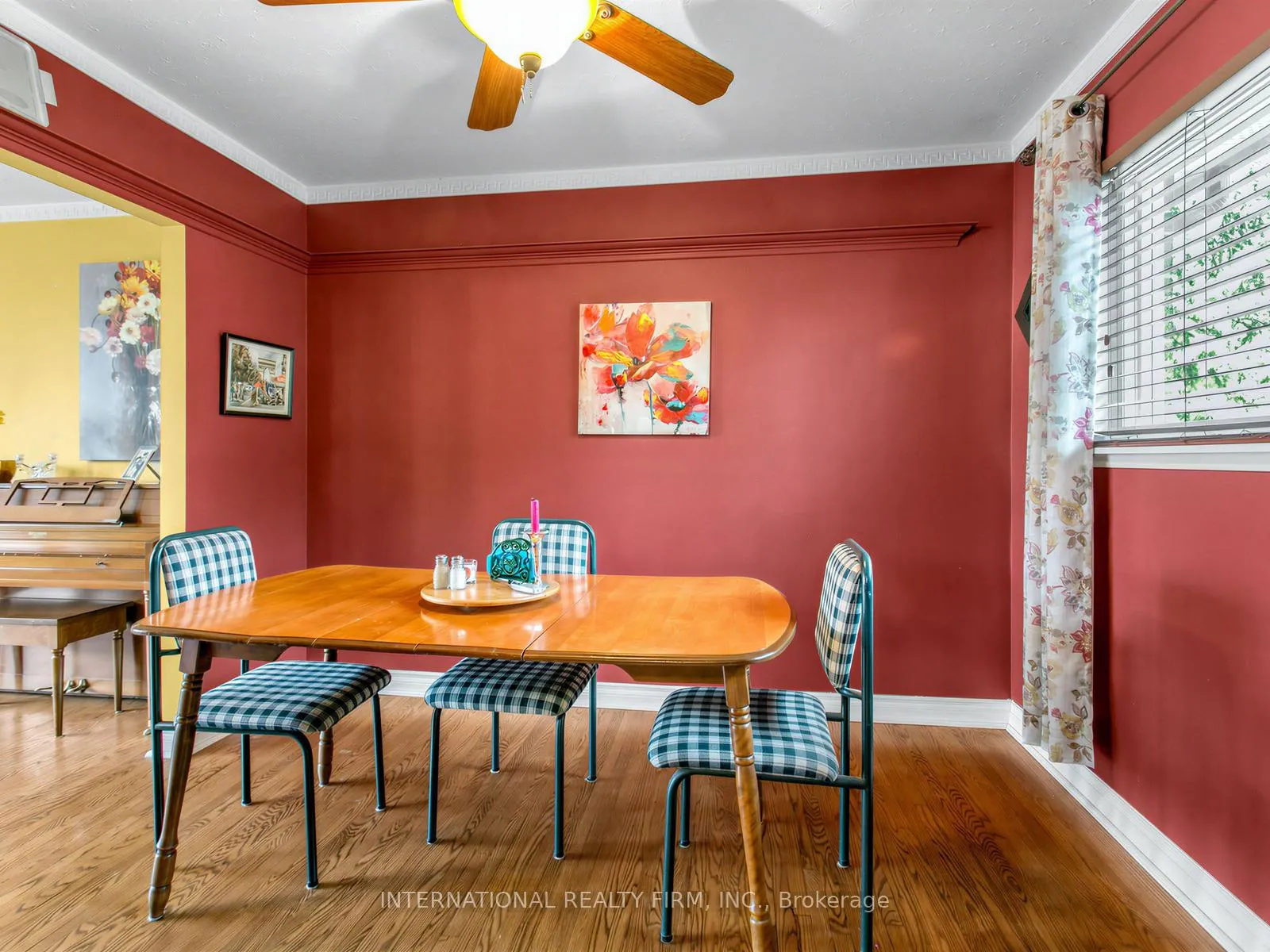 Photo 10 of 5 Castlebar Road, Etobicoke, Stonegate-Queensway — HOMEH
