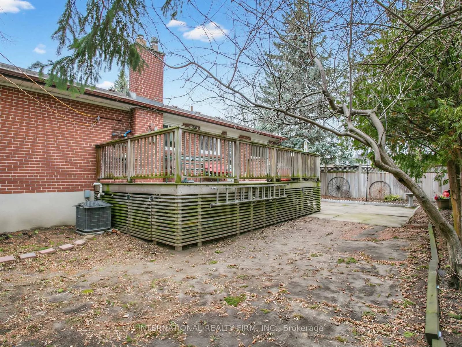 Photo 42 of 5 Castlebar Road, Etobicoke, Stonegate-Queensway — HOMEH