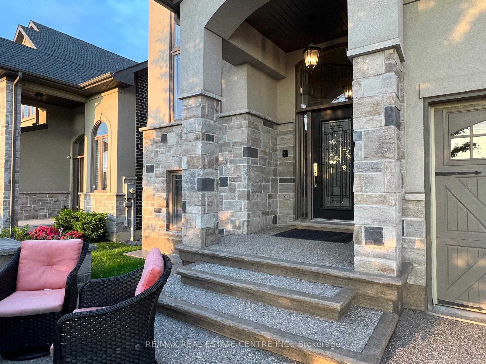 Photo 2 of 546 Fifty Road, Hamilton, Stoney Creek — HOMEH