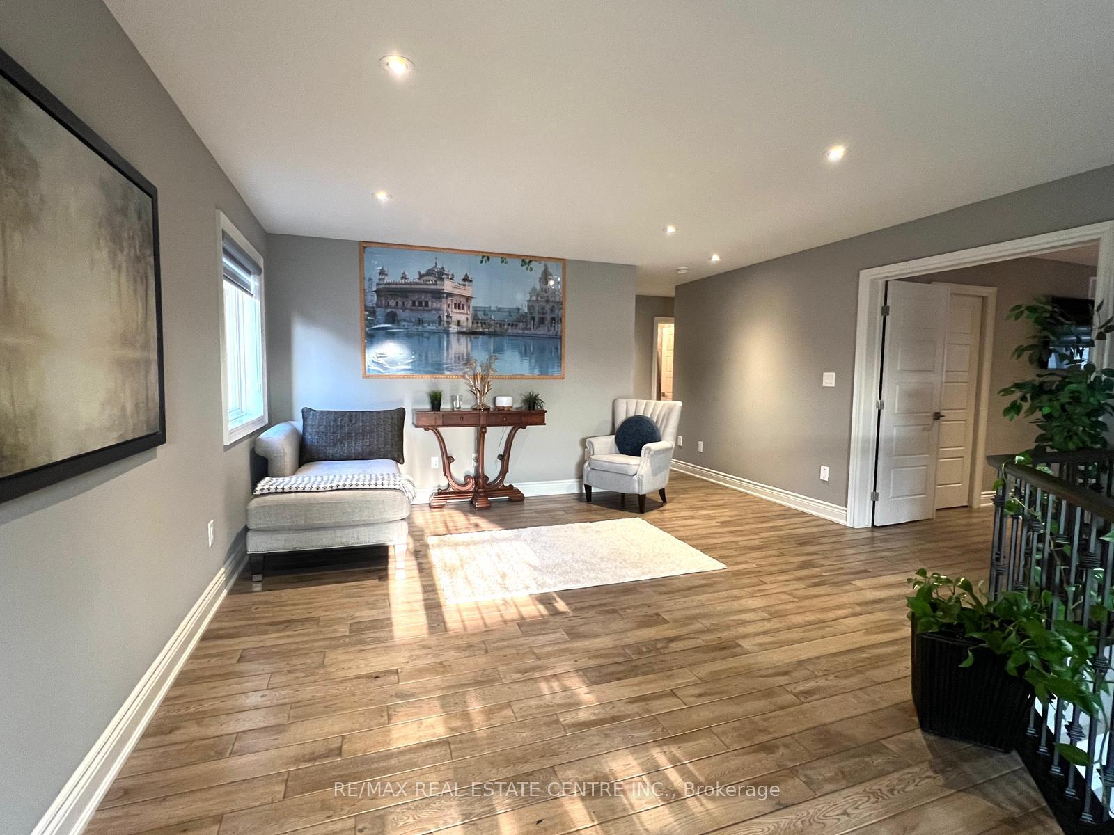 Photo 6 of 546 Fifty Road, Hamilton, Stoney Creek — HOMEH