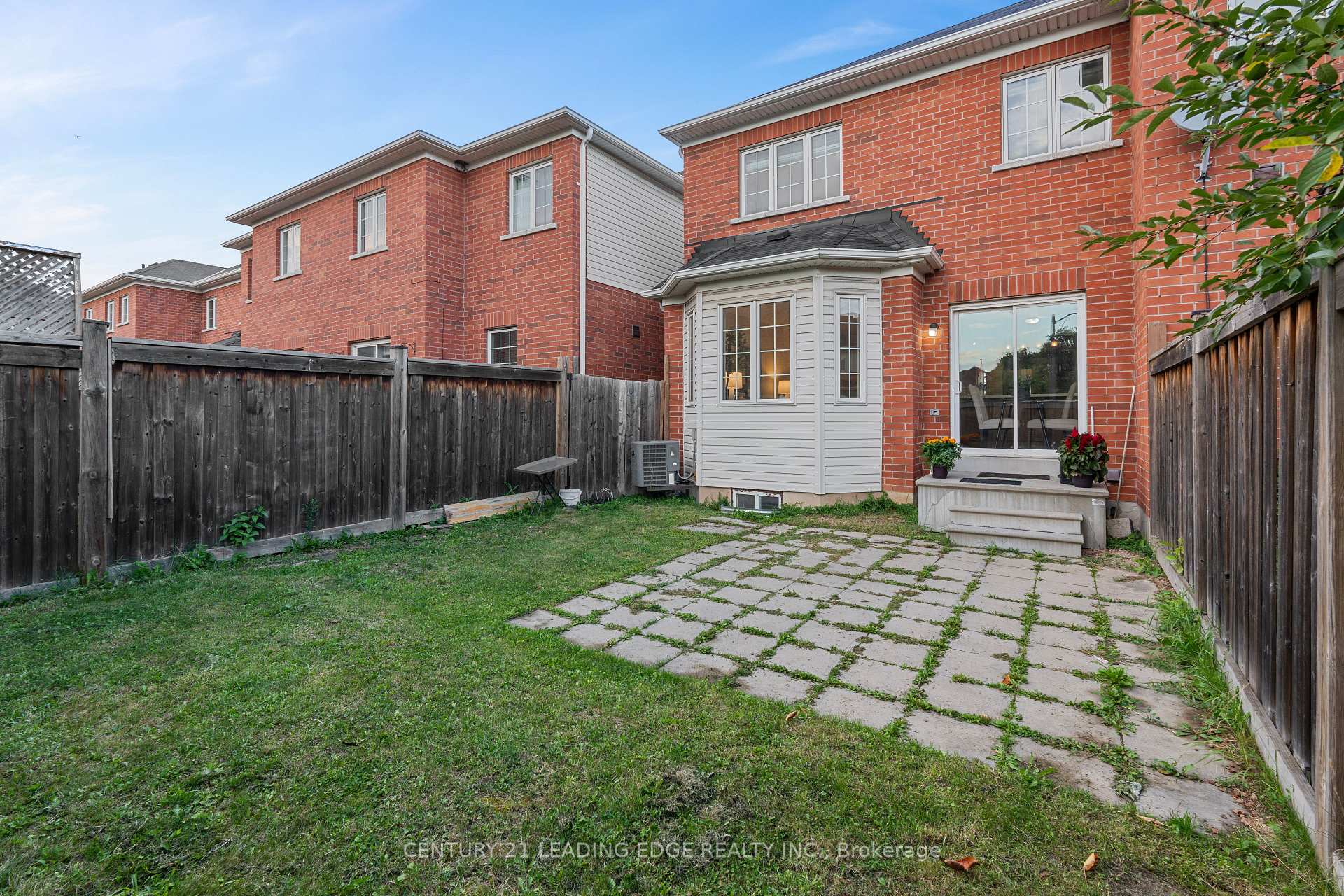 Photo 2 of 1339 Brandon Terrace, Milton, Dempsey — HOMEH
