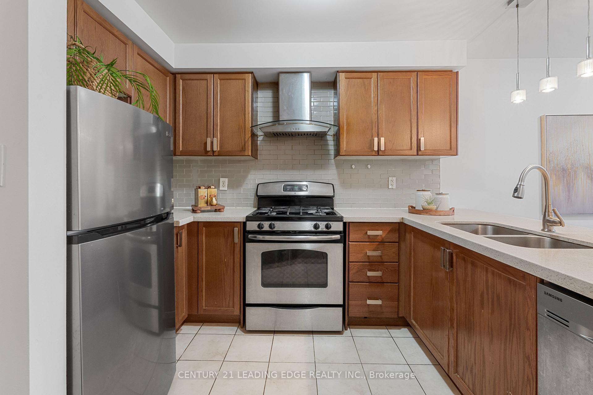 Photo 11 of 1339 Brandon Terrace, Milton, Dempsey — HOMEH