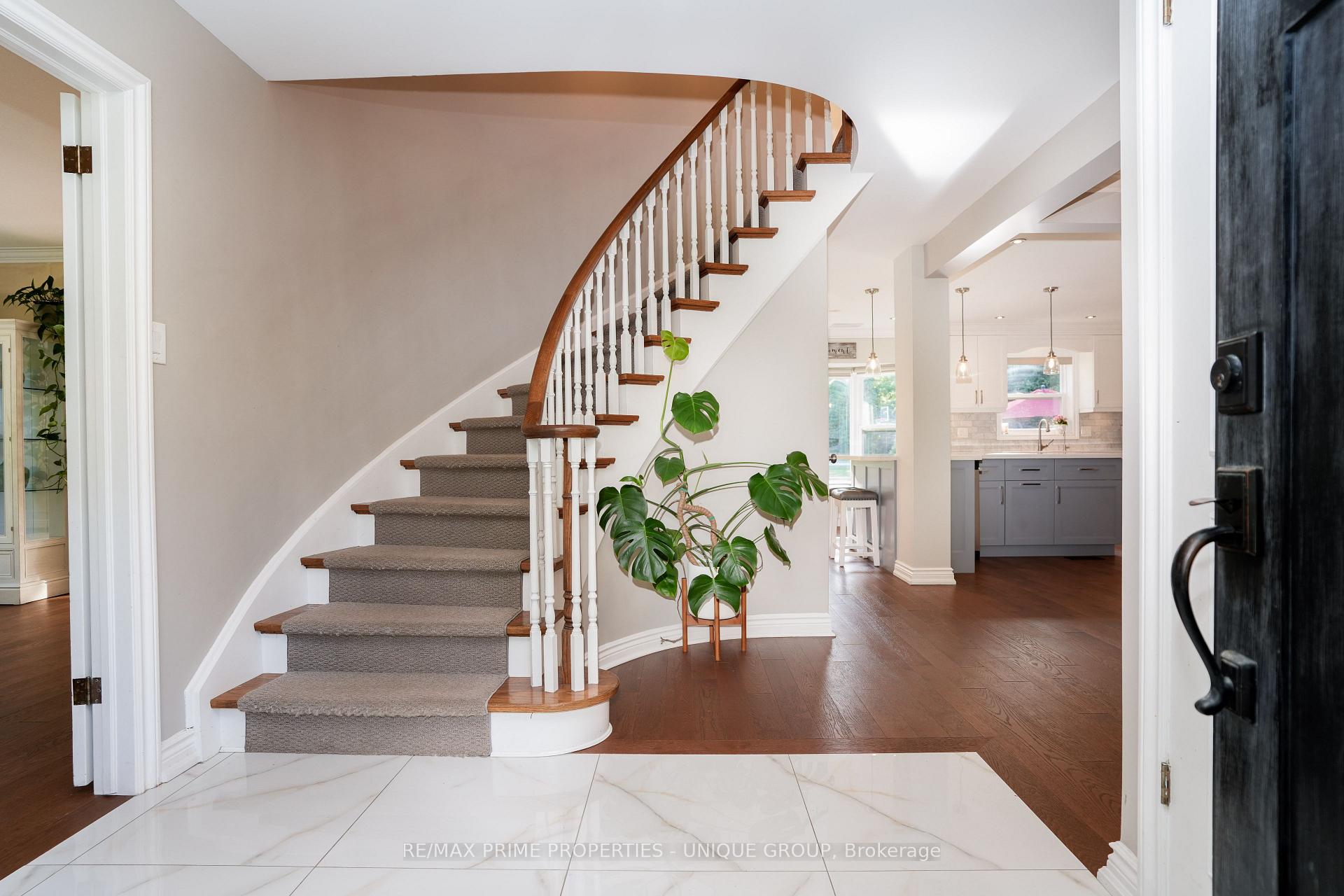 Photo 3 of 20 Thomas Reid Road, Markham, Victoria Square — HOMEH