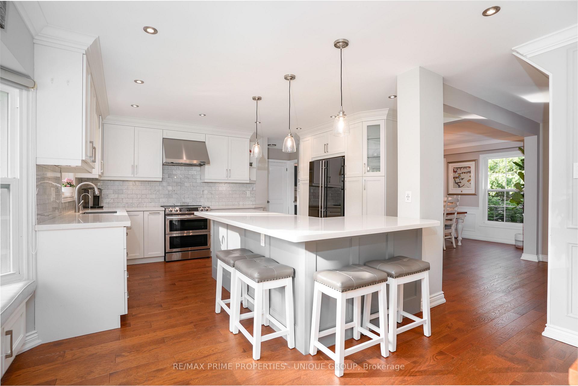 Photo 10 of 20 Thomas Reid Road, Markham, Victoria Square — HOMEH