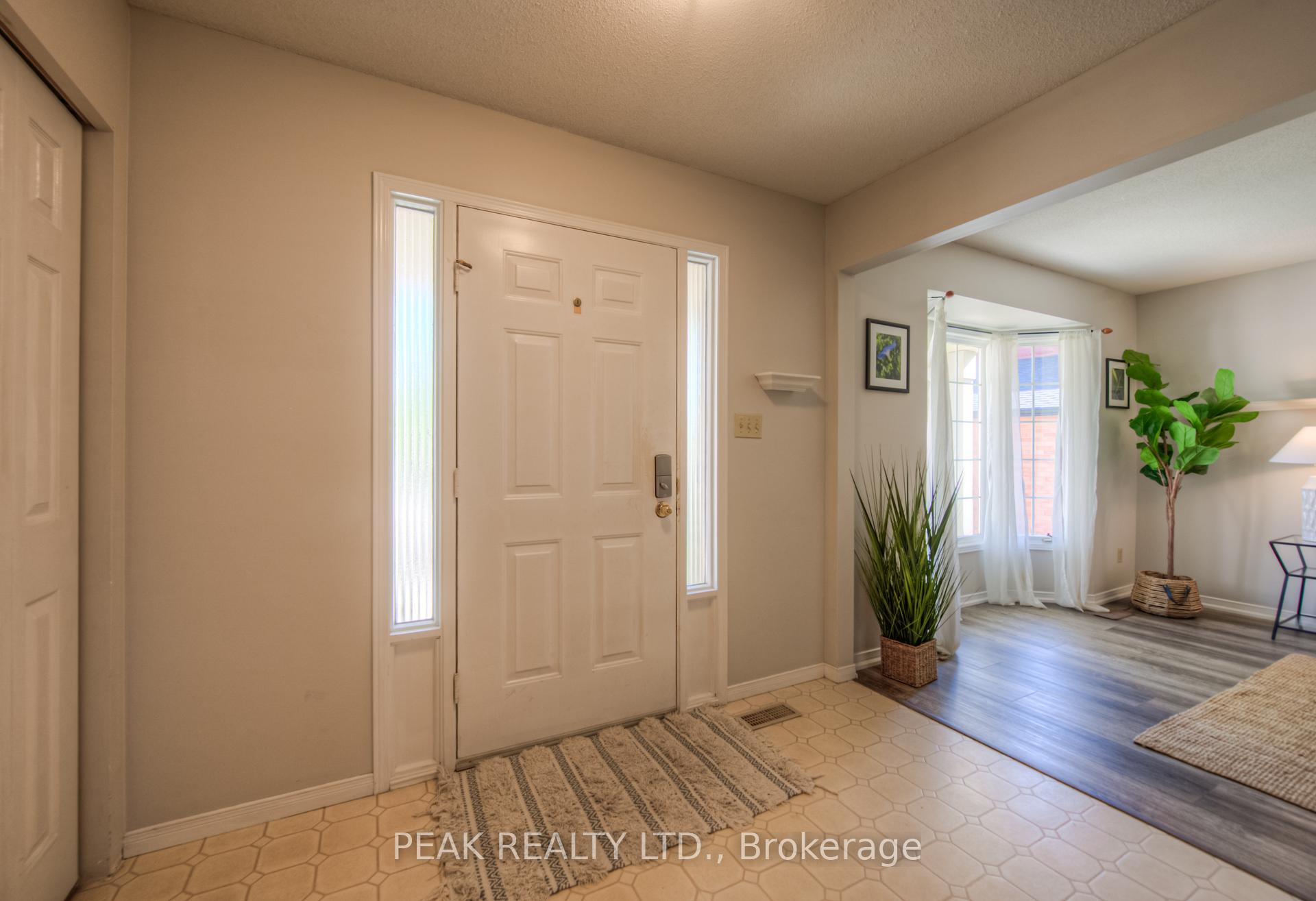 Photo 5 of 97 Rushbrook Drive, Kitchener — HOMEH