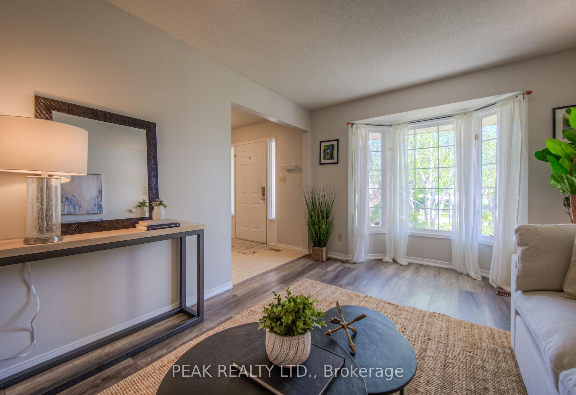 Photo 10 of 97 Rushbrook Drive, Kitchener — HOMEH