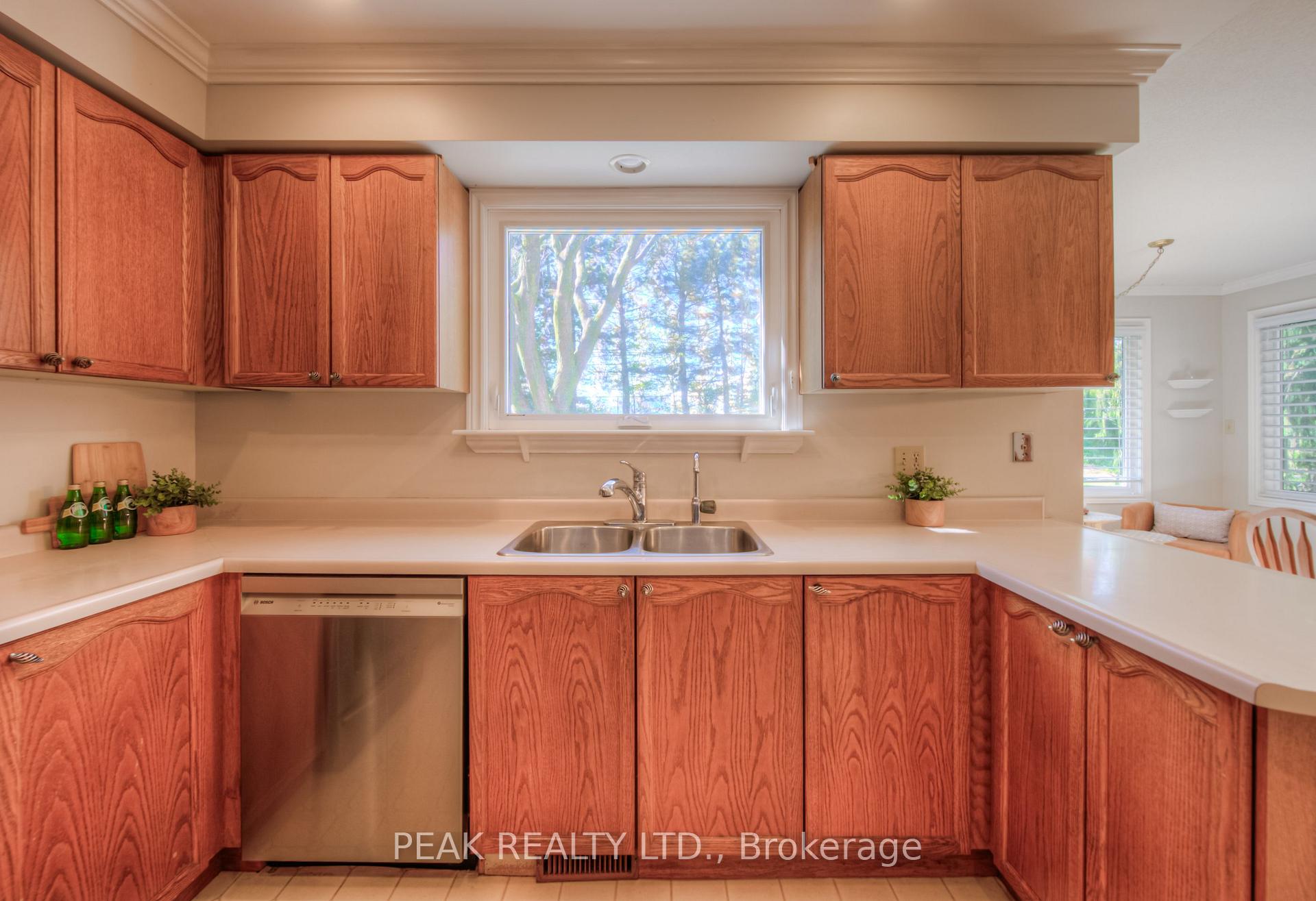 Photo 13 of 97 Rushbrook Drive, Kitchener — HOMEH
