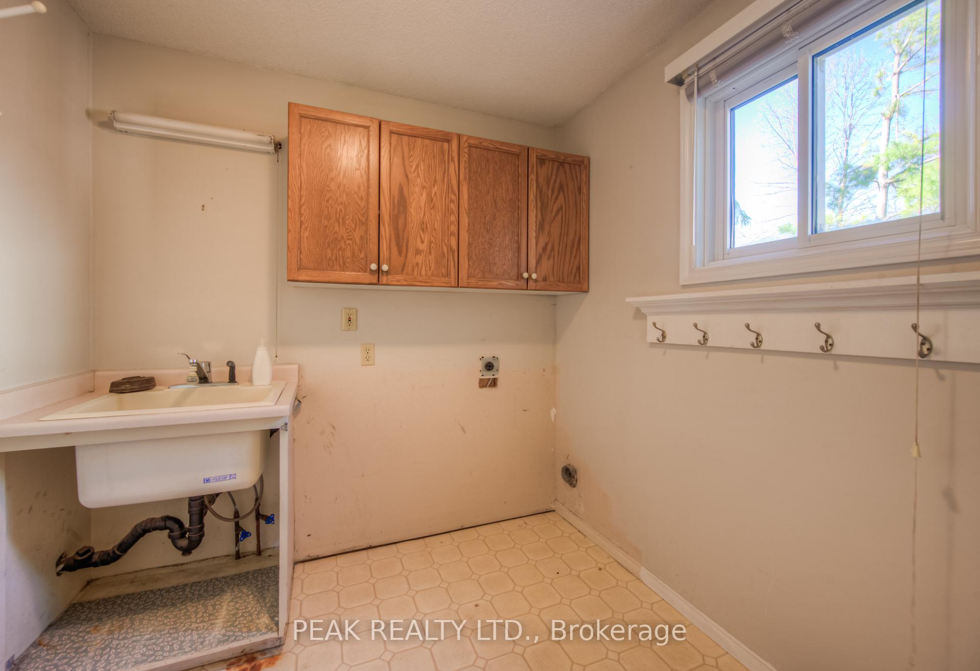 Photo 22 of 97 Rushbrook Drive, Kitchener — HOMEH